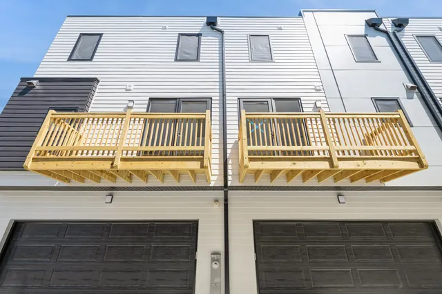 $615,000 | 944 Beloit Avenue, Unit 2, Forest Park, IL 60130