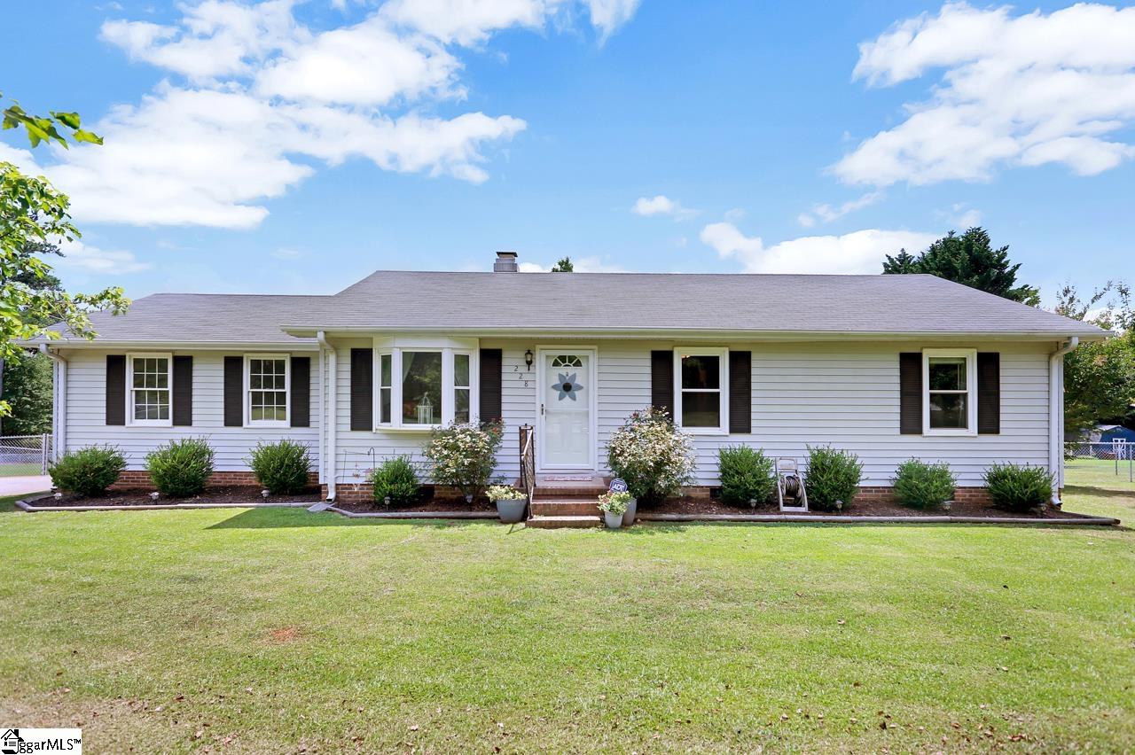 228 Dalton Hill Road Easley, SC 29640 - Photo 1 of 36