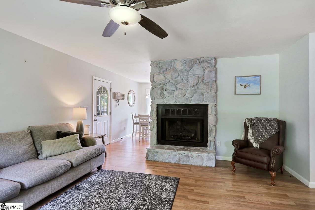228 Dalton Hill Road Easley, SC 29640 - Photo 5 of 36