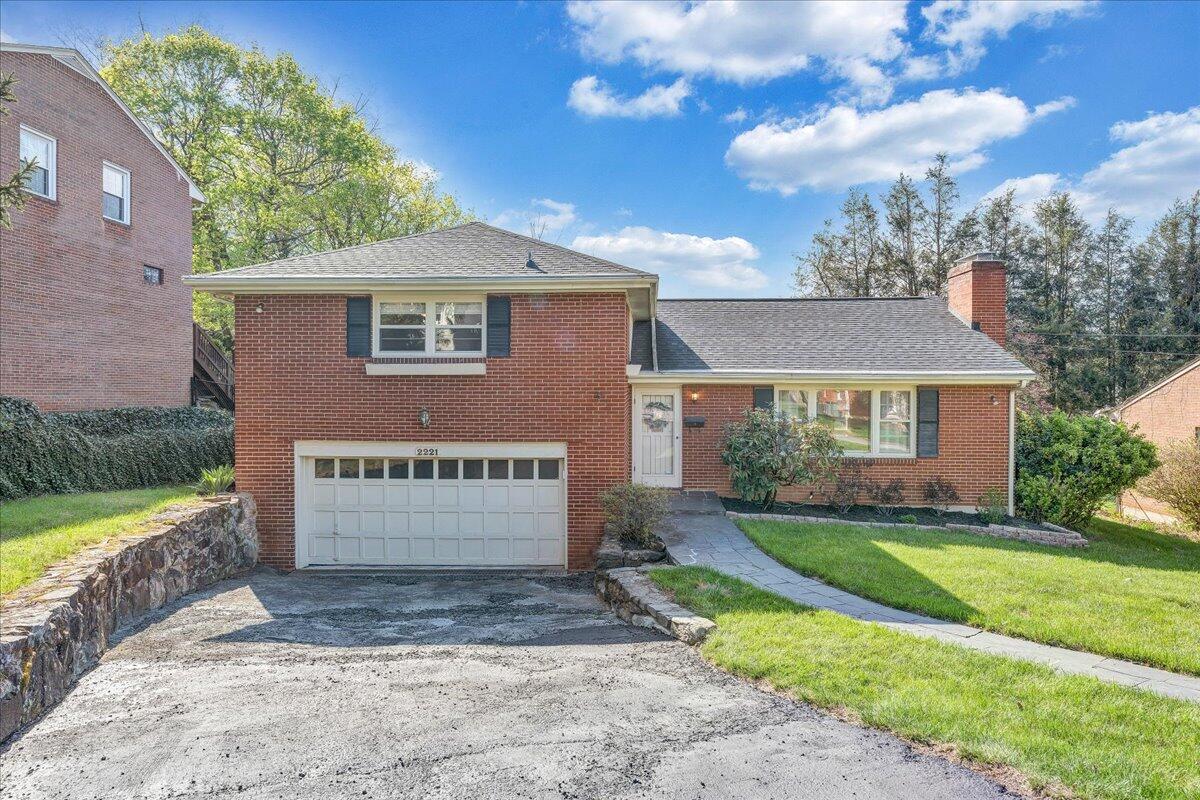 2221 Hunters Road Southwest Roanoke, VA 24015 - Photo 51 of 58 51-MIB07509