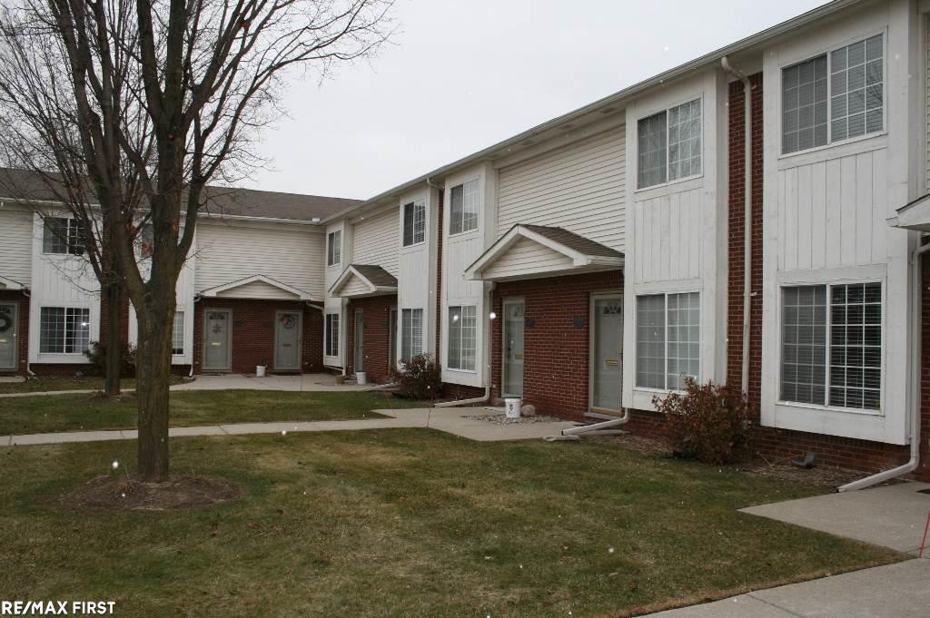 4947 Crooks Road Royal Oak, MI 48073 - Photo 1 of 17 31338764.JPG