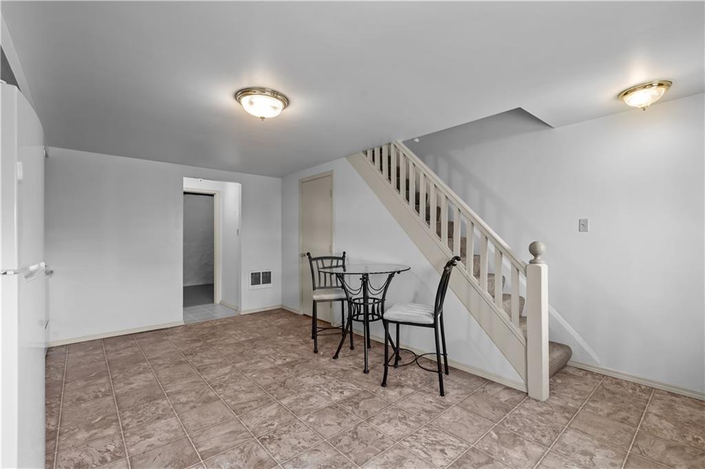 435 Walde Street Pittsburgh, PA 15210 - Photo 3 of 36