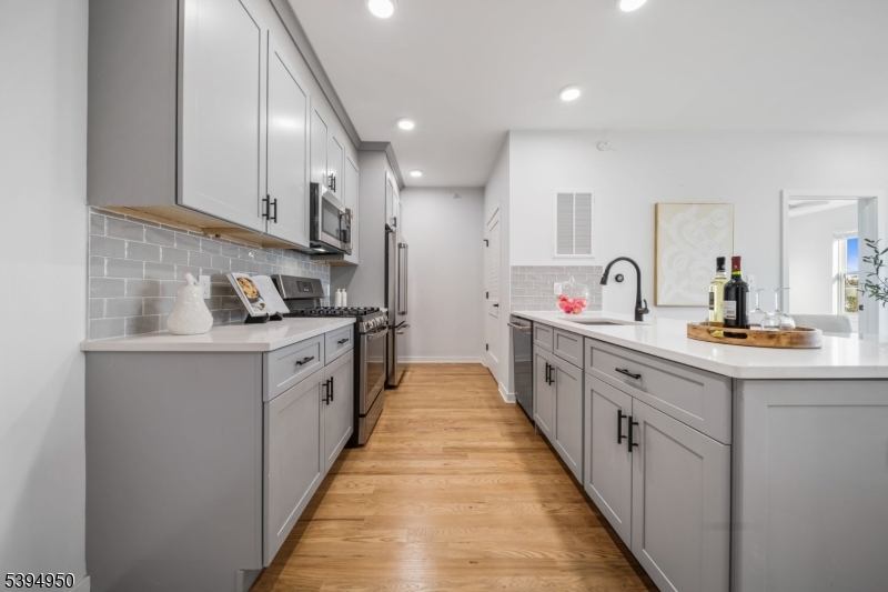 37 Farrand Street, Unit 405 Bloomfield, NJ 07003 - Photo 2 of 16