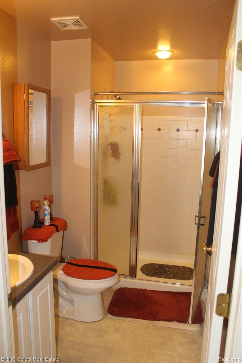 22738 Goddard Road Taylor, MI 48180 - Photo 17 of 41 92B56C37-E42E-44A5-A5BF-B67BCB29C1AA.jpeg