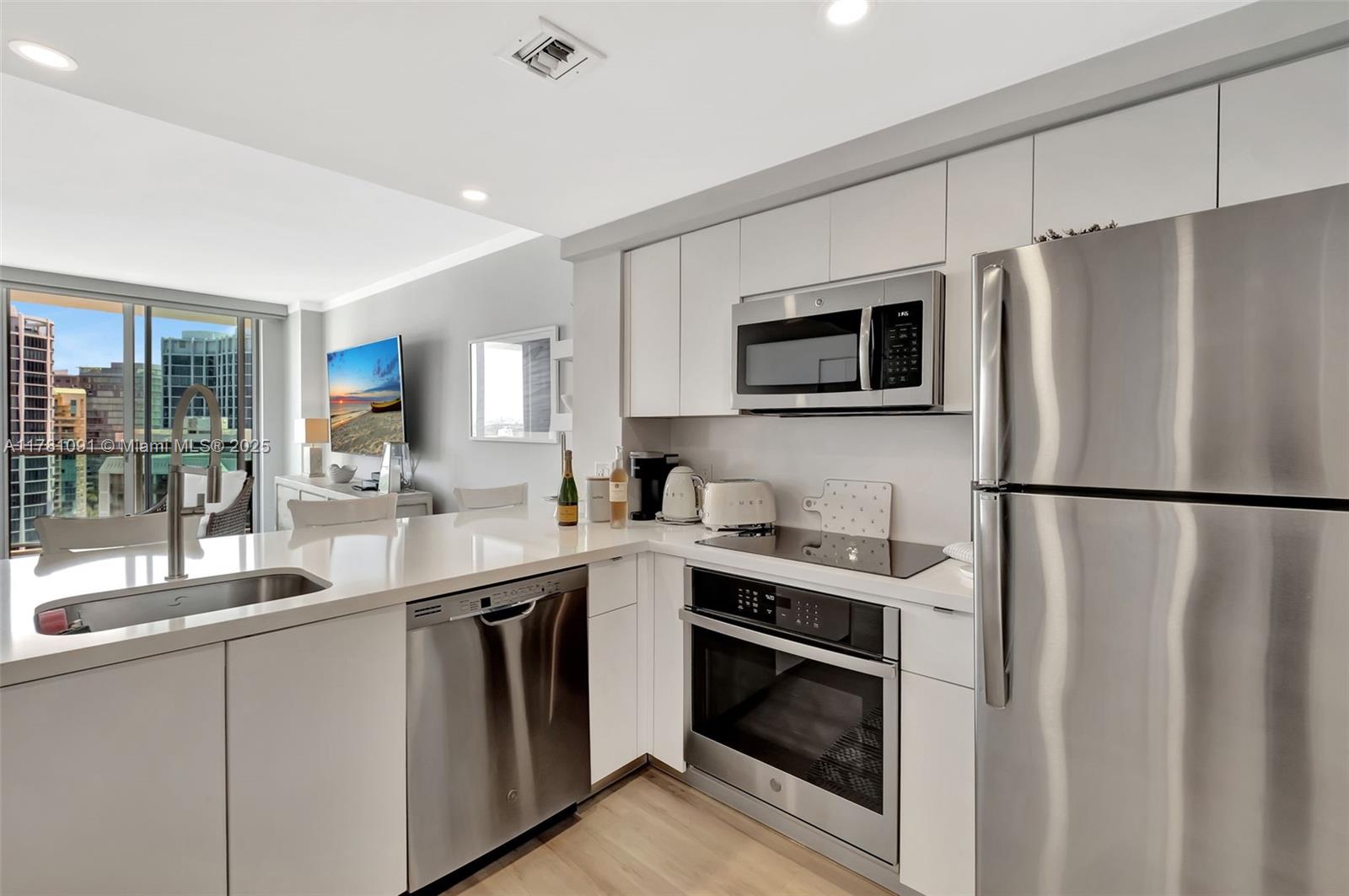 2889 McFarlane Road, Unit 1905 Miami, FL 33133 - Photo 15 of 51 Gallery Image 15