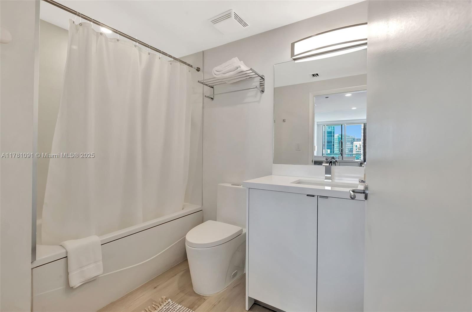 2889 McFarlane Road, Unit 1905 Miami, FL 33133 - Photo 21 of 51 2nd bathroom