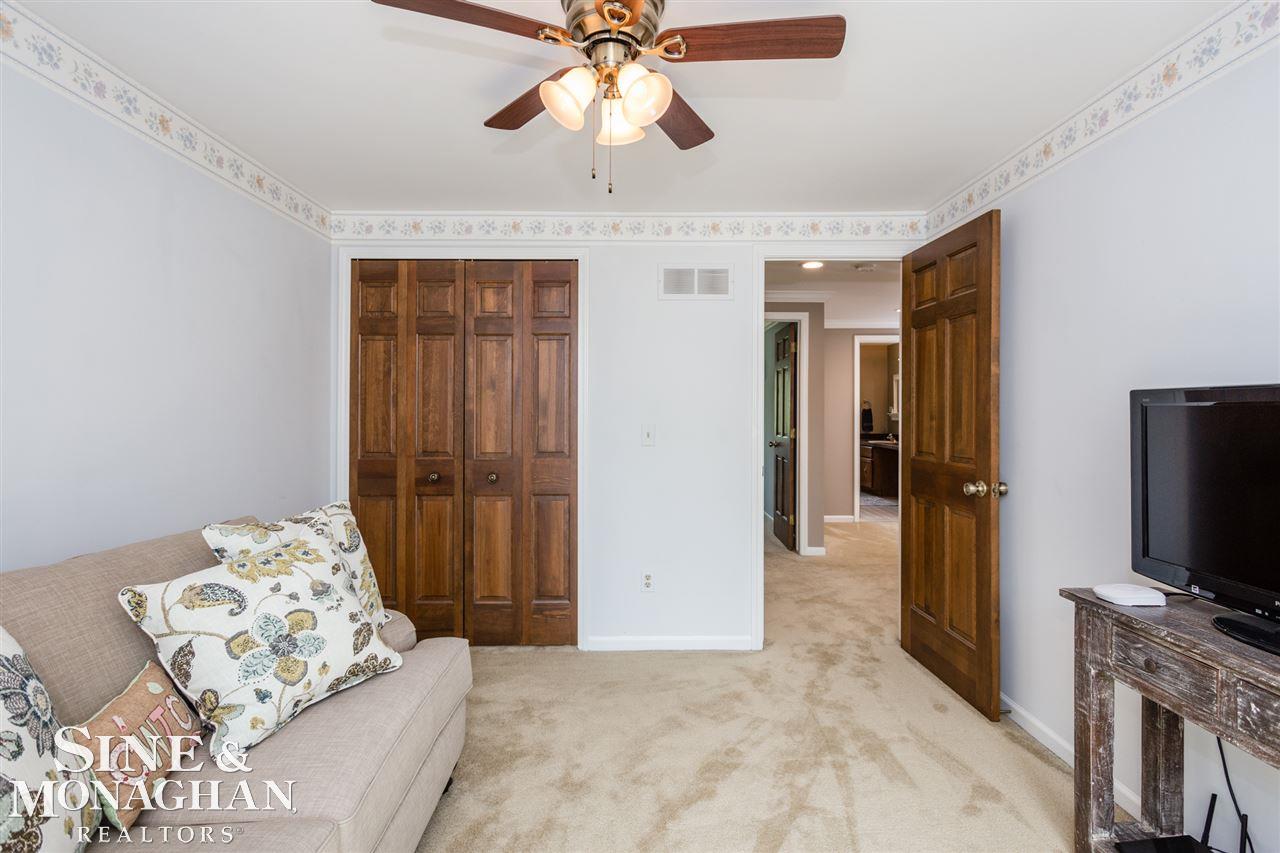 422 Lake Forest Road Rochester Hills, MI 48309 - Photo 25 of 59