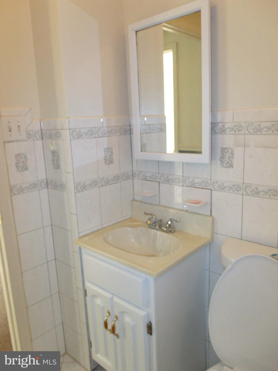 2967 Freeway Baltimore, MD 21227 - Photo 15 of 29 Bath