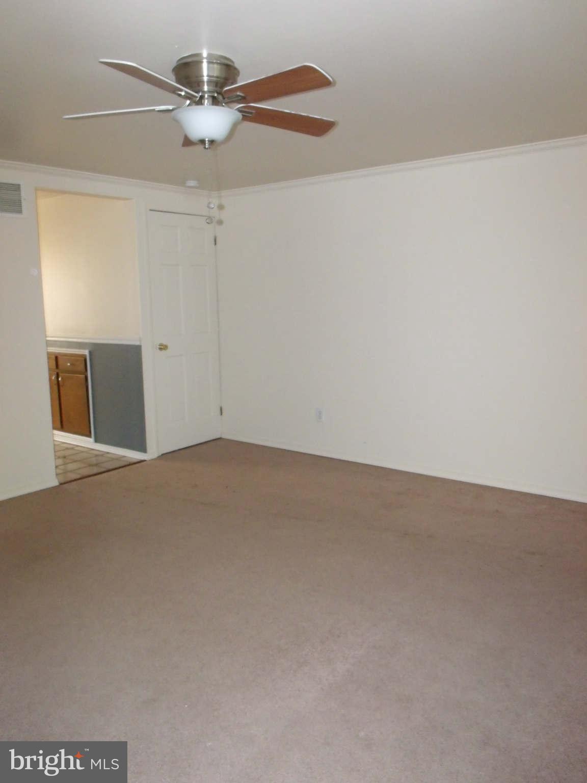 2967 Freeway Baltimore, MD 21227 - Photo 22 of 29 Living Room