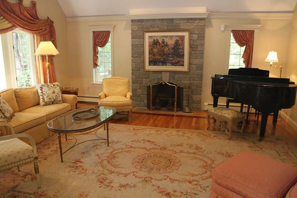 6 Stonecleave Road North Reading, MA 01864 - Photo 6 of 25 Gallery Image 6