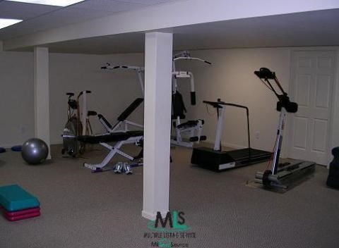 25 Cross Rochester, MI 48306 - Photo 8 of 8 822275-7.JPG