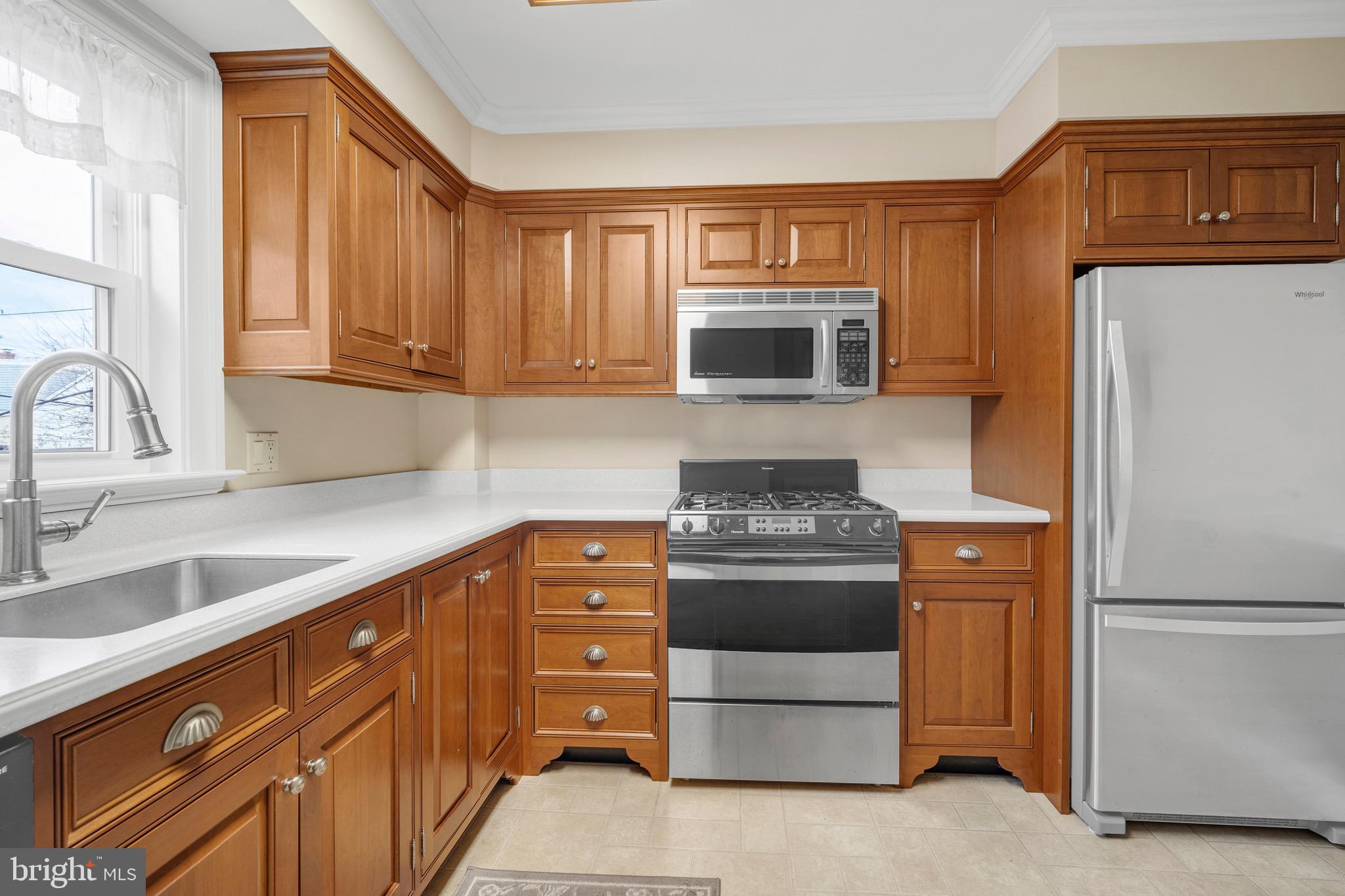 7408 Dungan Road Philadelphia, PA 19111 - Photo 9 of 34 Gallery Image 9