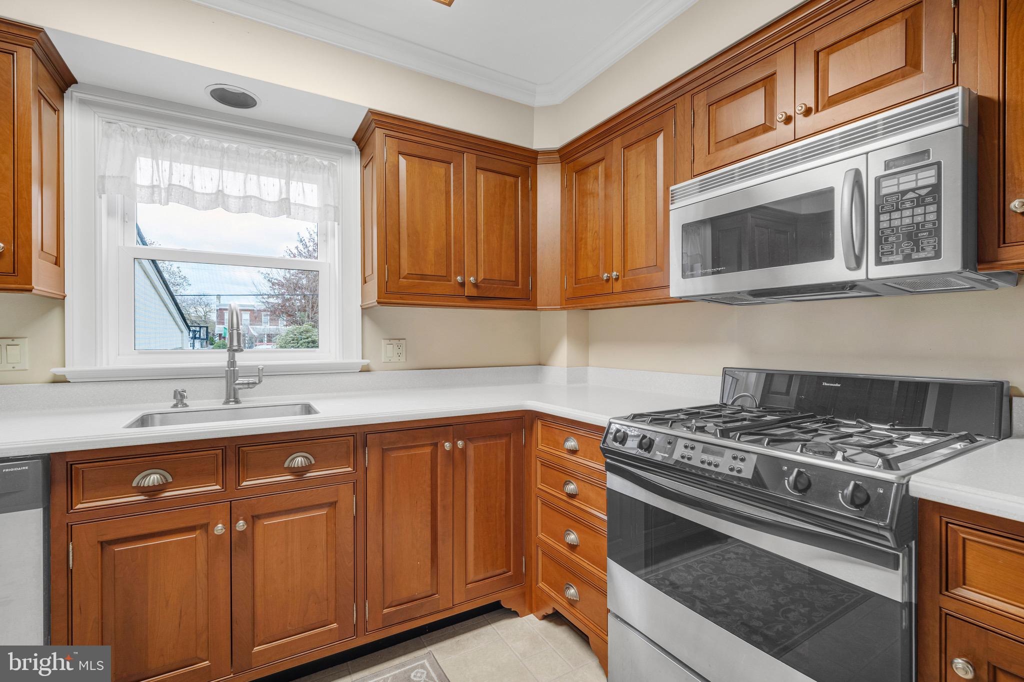 7408 Dungan Road Philadelphia, PA 19111 - Photo 10 of 34 Gallery Image 10