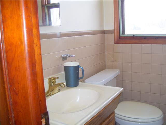 2755 East Creek Road Carleton, MI 48117 - Photo 9 of 17 20389915-8.JPG