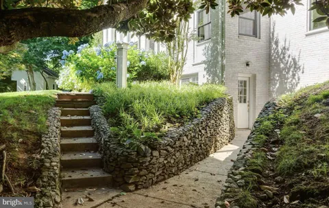 $2,100,000 | 710 Live Oak Drive, McLean, VA 22101