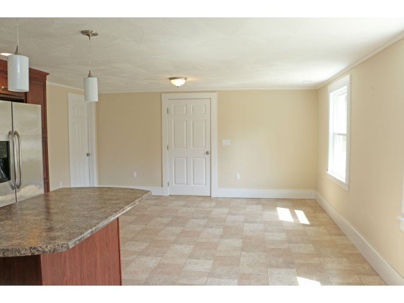 196 Wilton Road Peterborough, NH 03458 - Photo 5 of 16