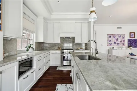 $799,900 | 700 Magazine Street, Unit 515, New Orleans, LA 70130