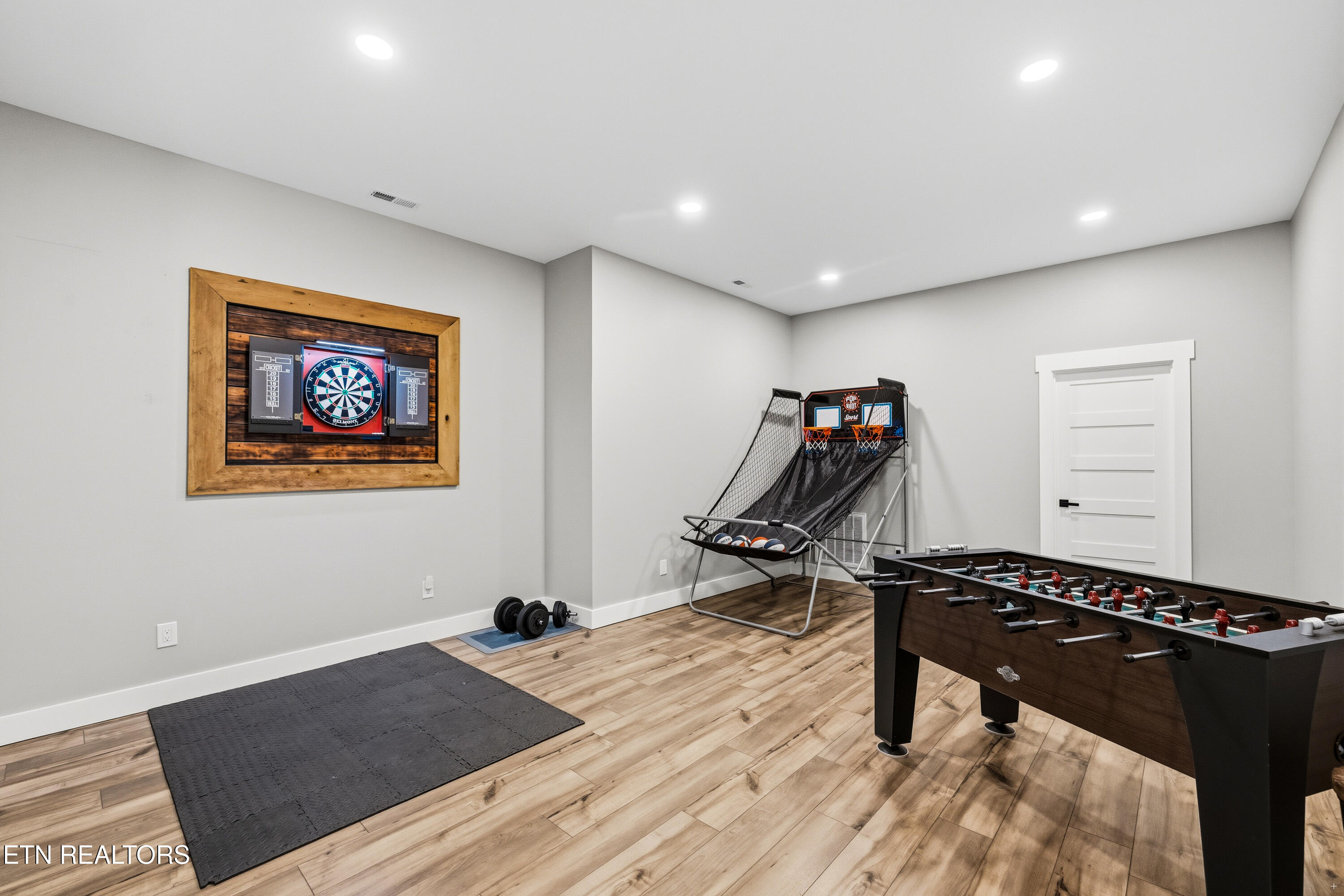 300 Black Fox Road Washburn, TN 37888 - Photo 42 of 53 Fun room with plenty to entertain