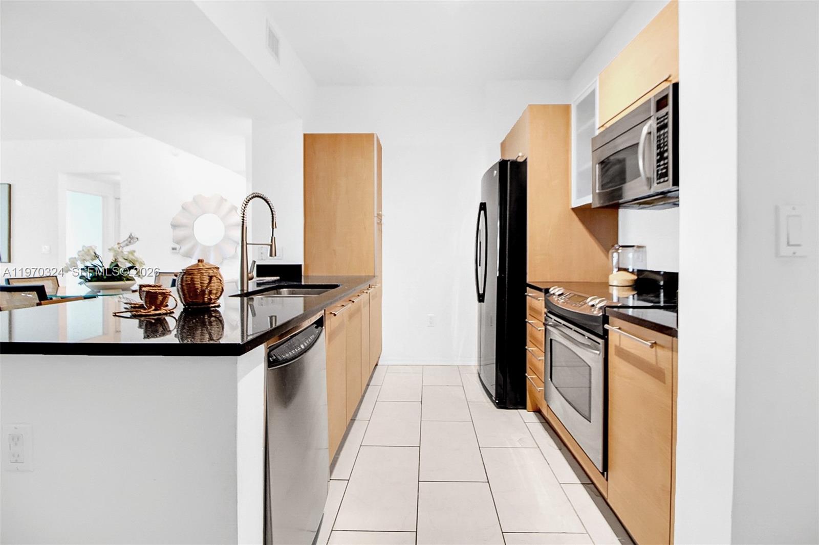 951 Brickell Avenue, Unit 505 Miami, FL 33131 - Photo 9 of 34