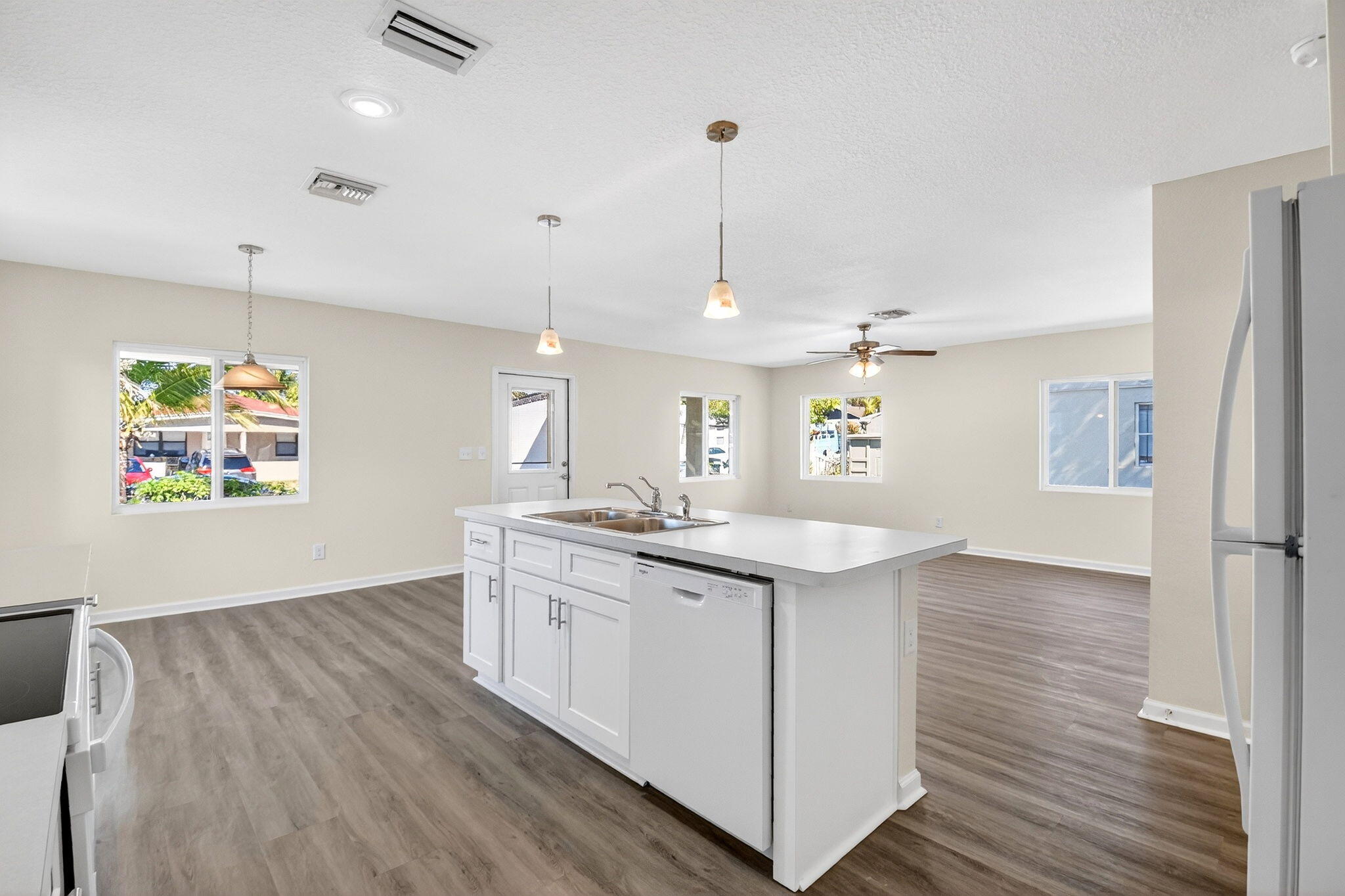 857 West 3rd Street Riviera Beach, FL 33404 - Photo 11 of 27 11-web-or-mls-DSC_4004