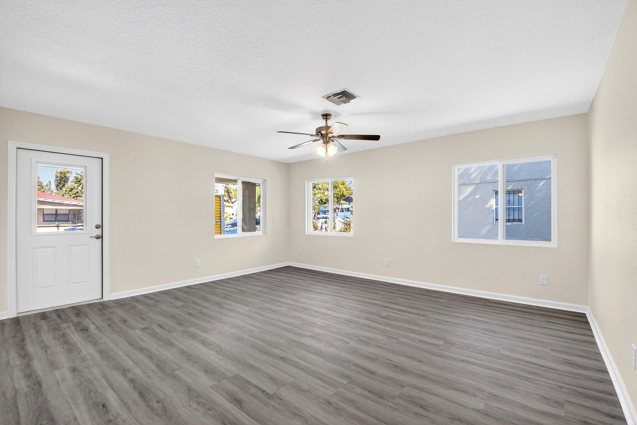 857 West 3rd Street Riviera Beach, FL 33404 - Photo 3 of 27 3-web-or-mls-DSC_3959