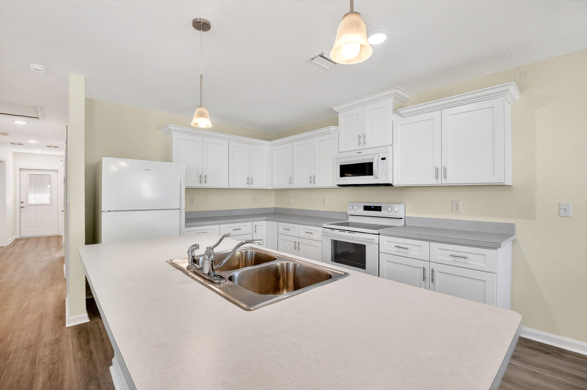 857 West 3rd Street Riviera Beach, FL 33404 - Photo 8 of 27 8-web-or-mls-DSC_3985