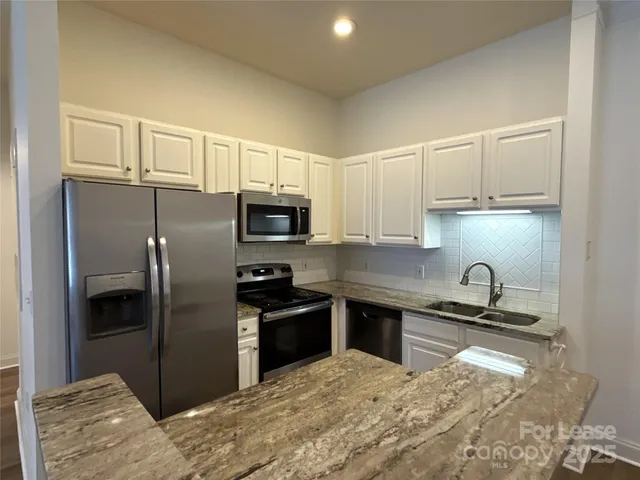 $1,425 | 719 Garden District Drive, Charlotte, NC 28202