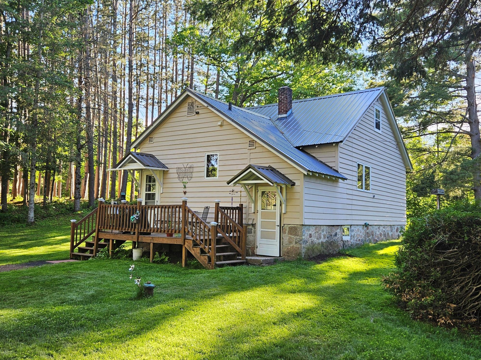 11856 N Dupont Road Hurley, WI 54534 - Photo 3 of 31 Gallery Image 3