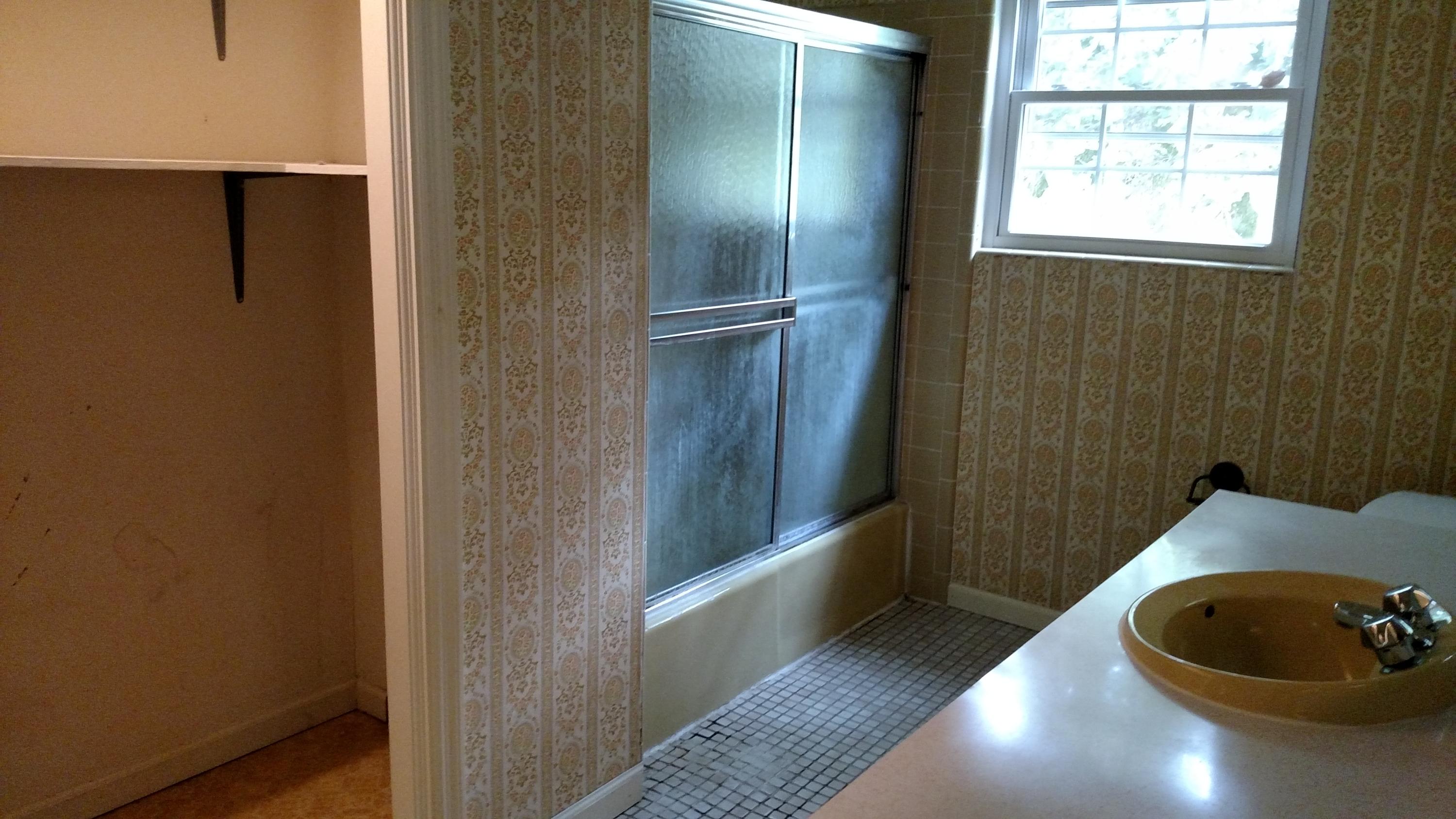 924 Horne Road Hixson, TN 37343 - Photo 11 of 19 BATHROOM THREE