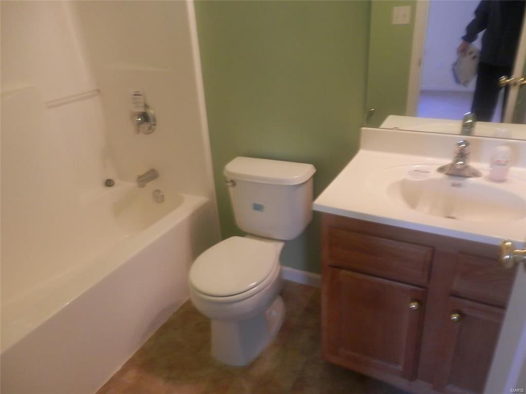 2826 Old Hanley Road St. Louis, MO 63114 - Photo 11 of 16 Gallery Image 11