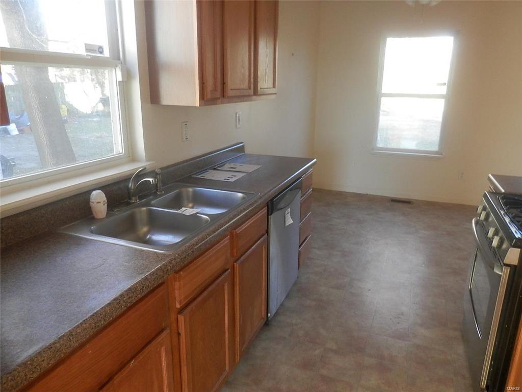 2826 Old Hanley Road St. Louis, MO 63114 - Photo 5 of 16 Gallery Image 5