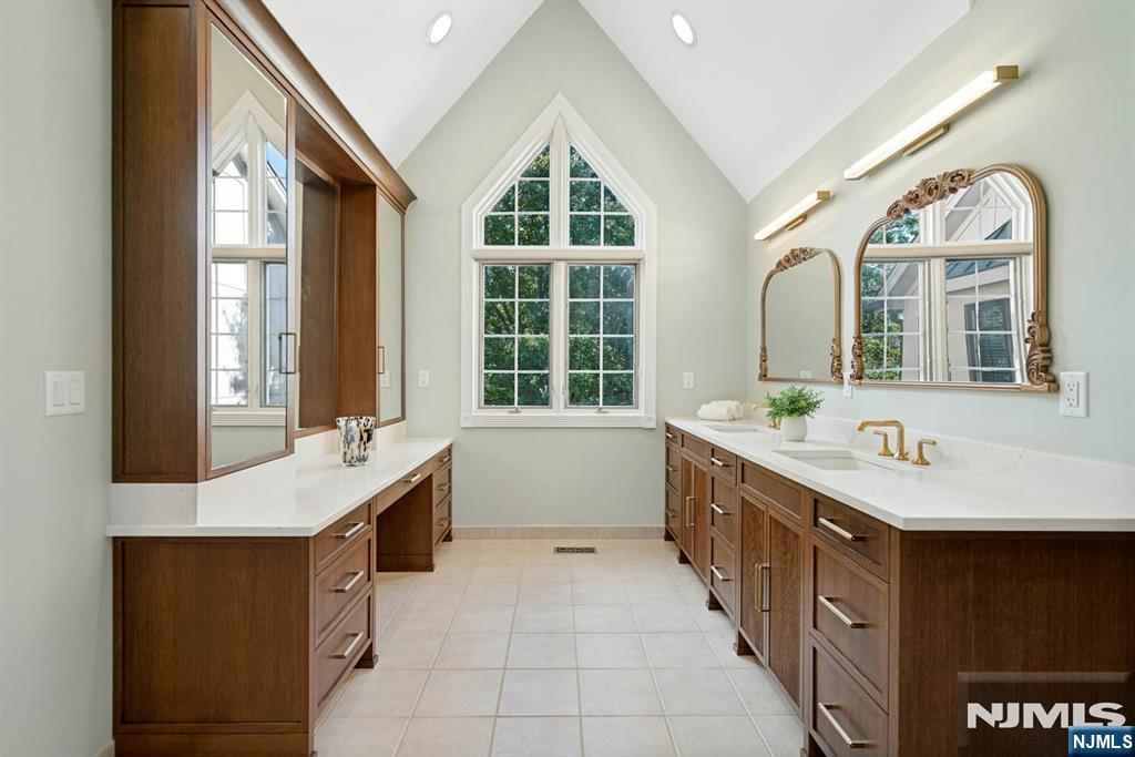 205 Bearwoods Road Park Ridge, NJ 07656 - Photo 16 of 40 Gallery Image 16