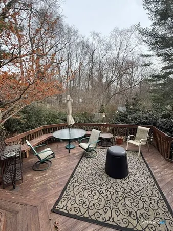 $999,900 | 22 Knollwood Drive, Fairfield, CT 06824