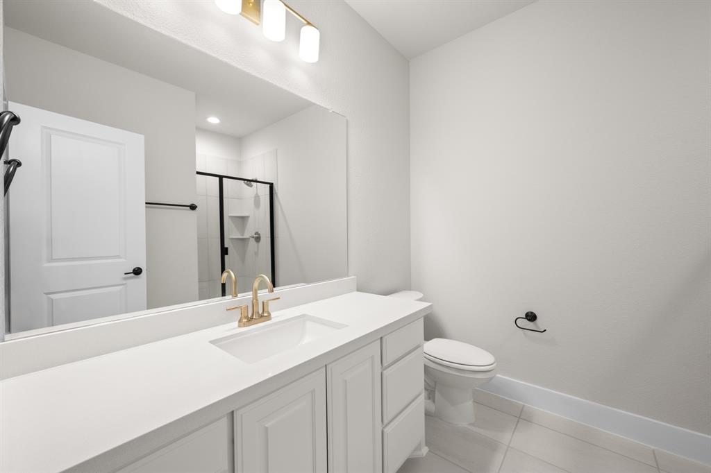 5401 Rowlan Row Midlothian, TX 76065 - Photo 21 of 30 5401 Rowlan- Bathroom-6312