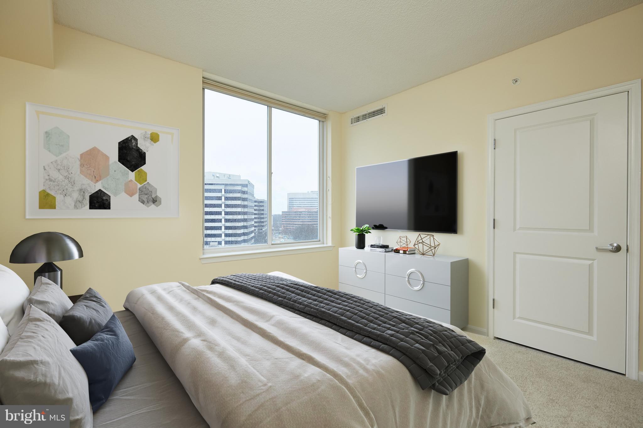 930 Wayne Avenue, Unit 805 Silver Spring, MD 20910 - Photo 12 of 26 Gallery Image 12