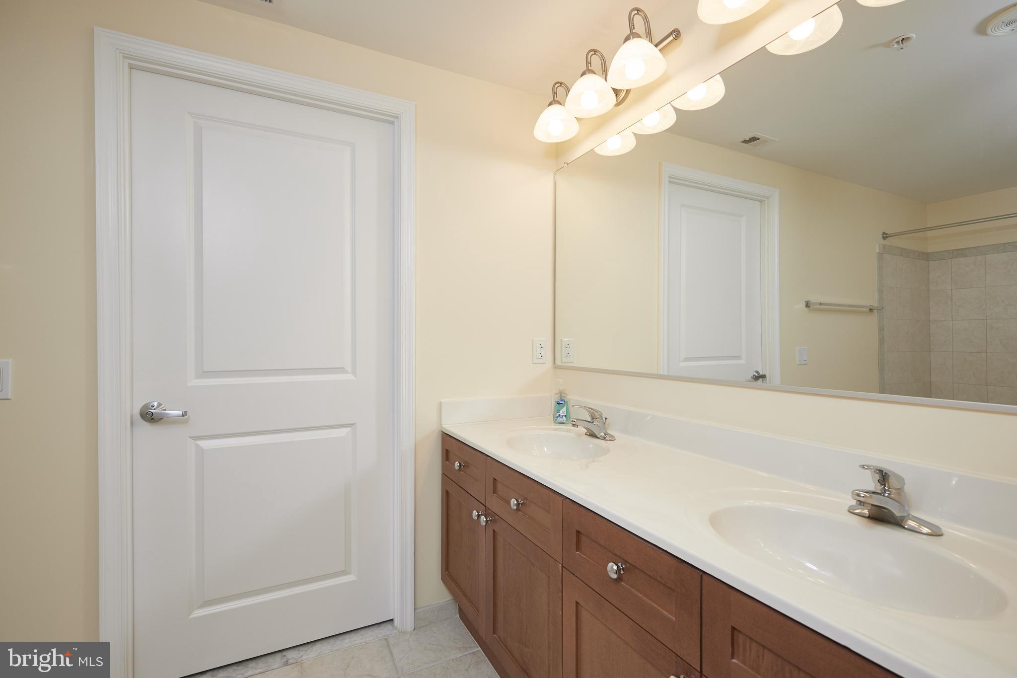 930 Wayne Avenue, Unit 805 Silver Spring, MD 20910 - Photo 13 of 26 Gallery Image 13