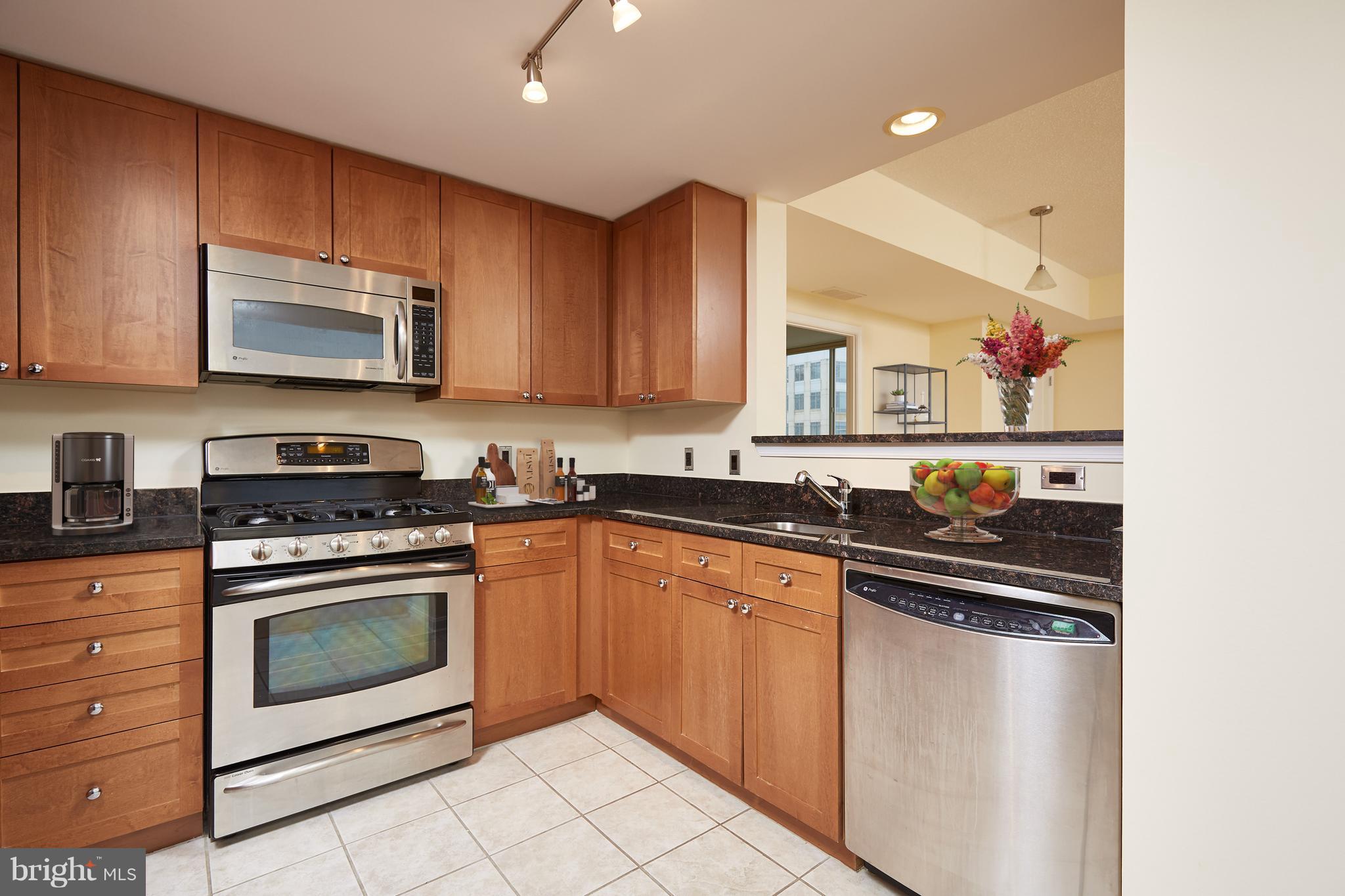 930 Wayne Avenue, Unit 805 Silver Spring, MD 20910 - Photo 7 of 26 Gallery Image 7