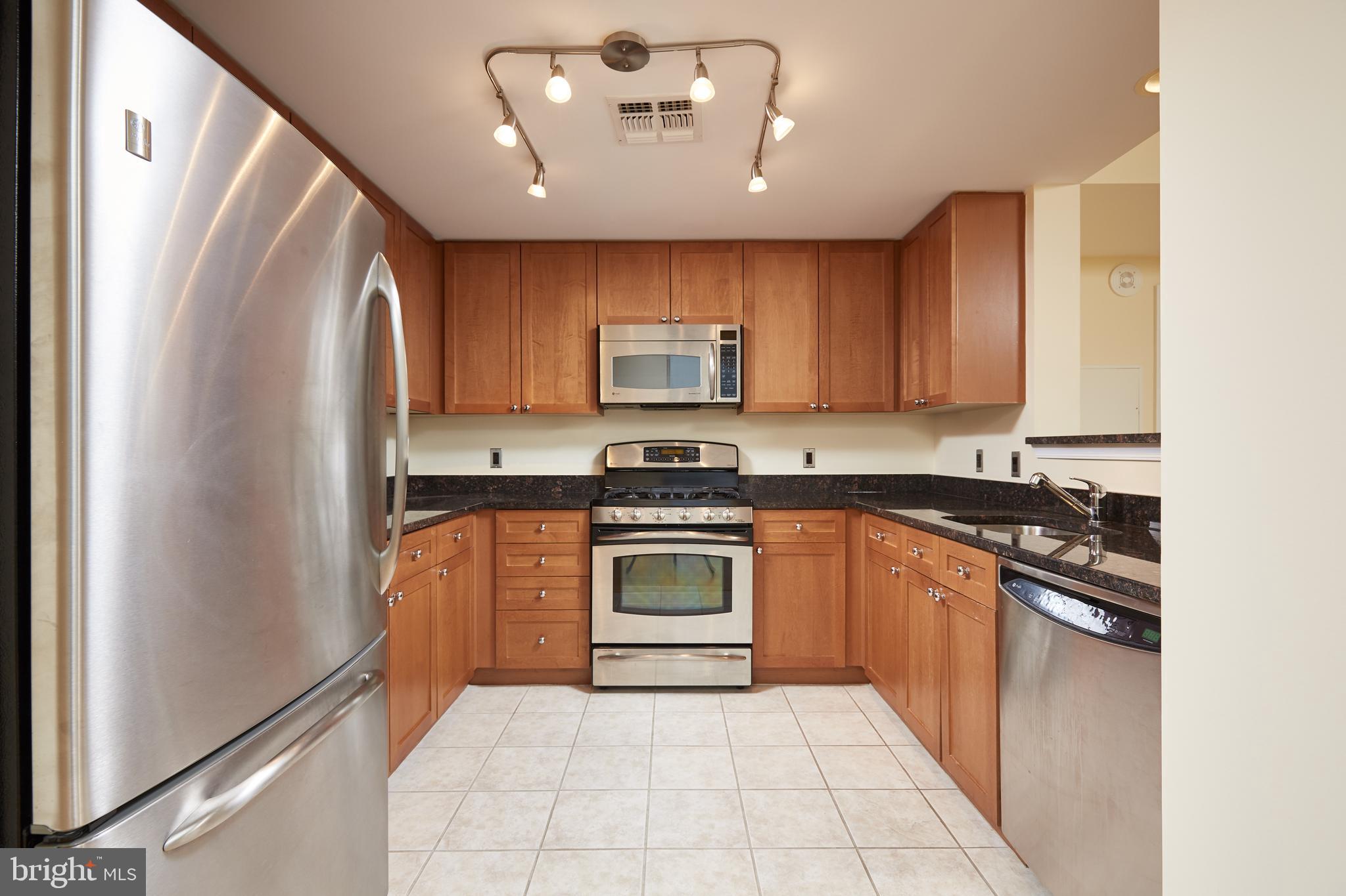 930 Wayne Avenue, Unit 805 Silver Spring, MD 20910 - Photo 8 of 26 Gallery Image 8
