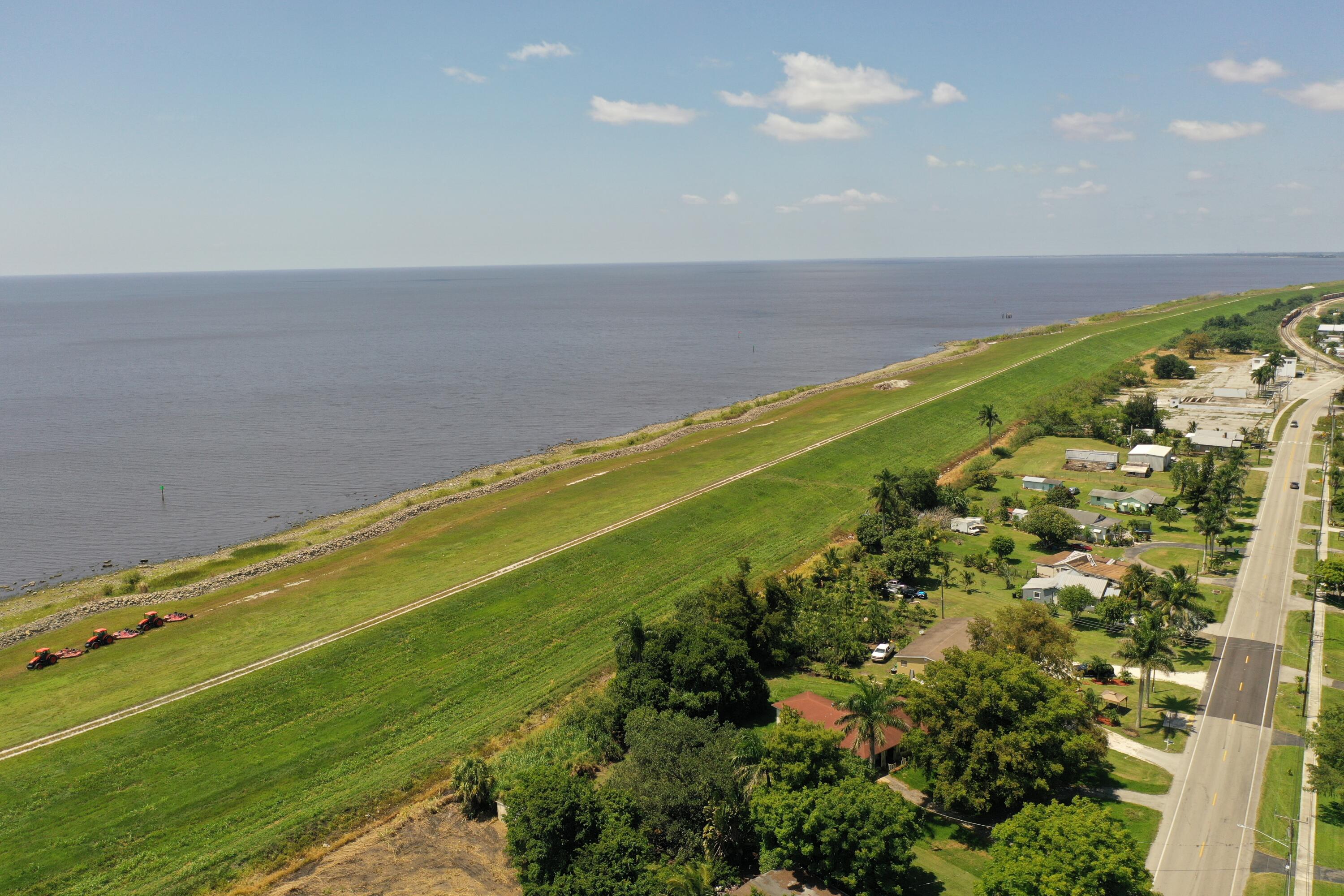 37001 2nd Street Canal Point, FL 33438 - Photo 6 of 12 Lake Okeechobee
