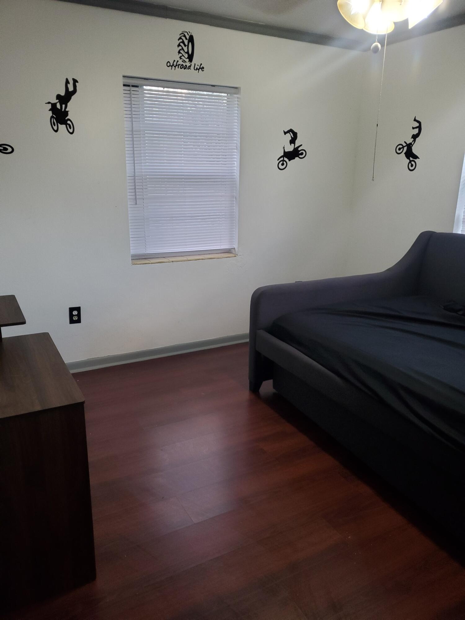 37001 2nd Street Canal Point, FL 33438 - Photo 9 of 12 FE495A11-0AA8-4539-AC14-48D2F49FF9FB