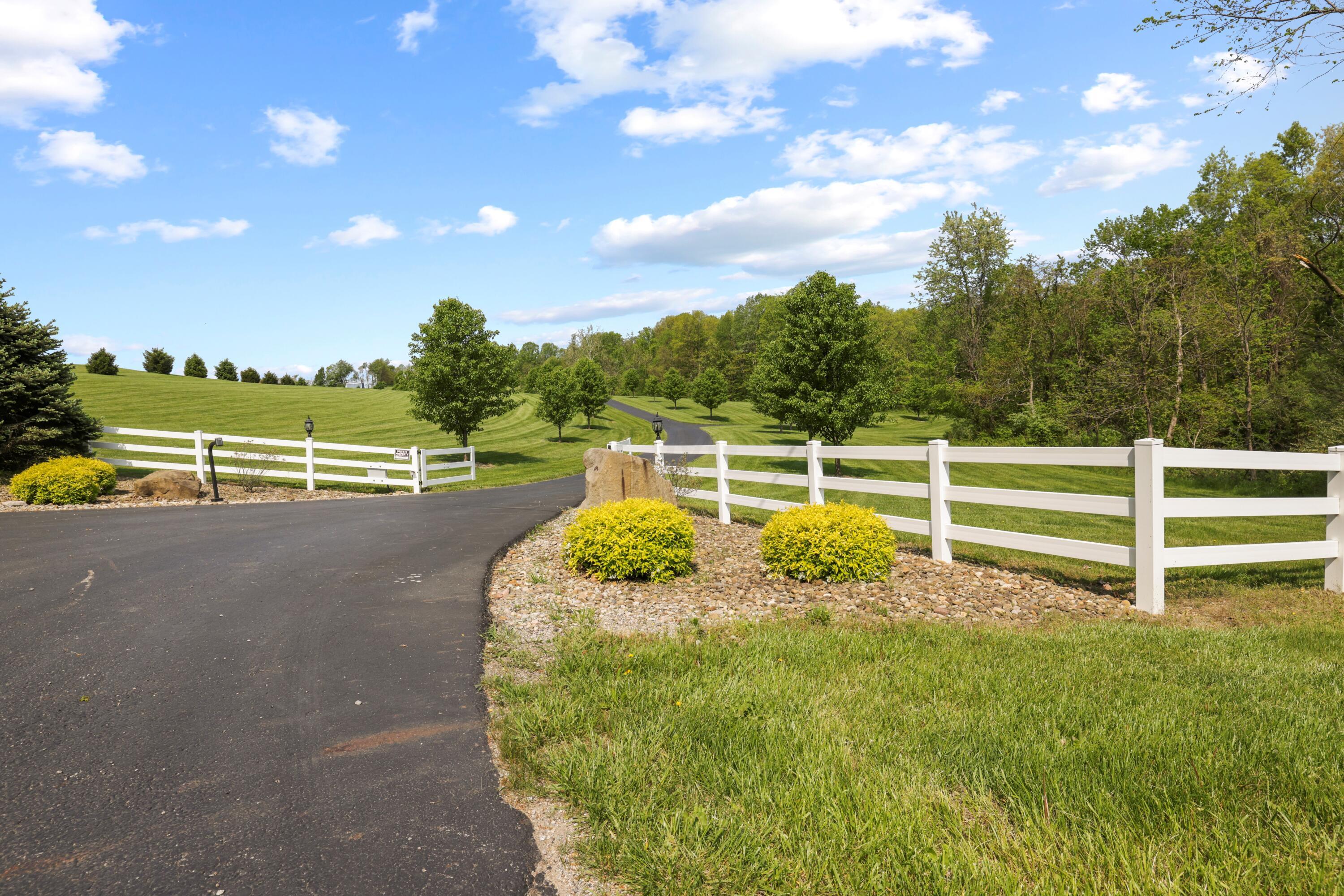 10985 Clearport Road Southwest Amanda, OH 43102 - Photo 125 of 126 Gated entrance w/ security systems