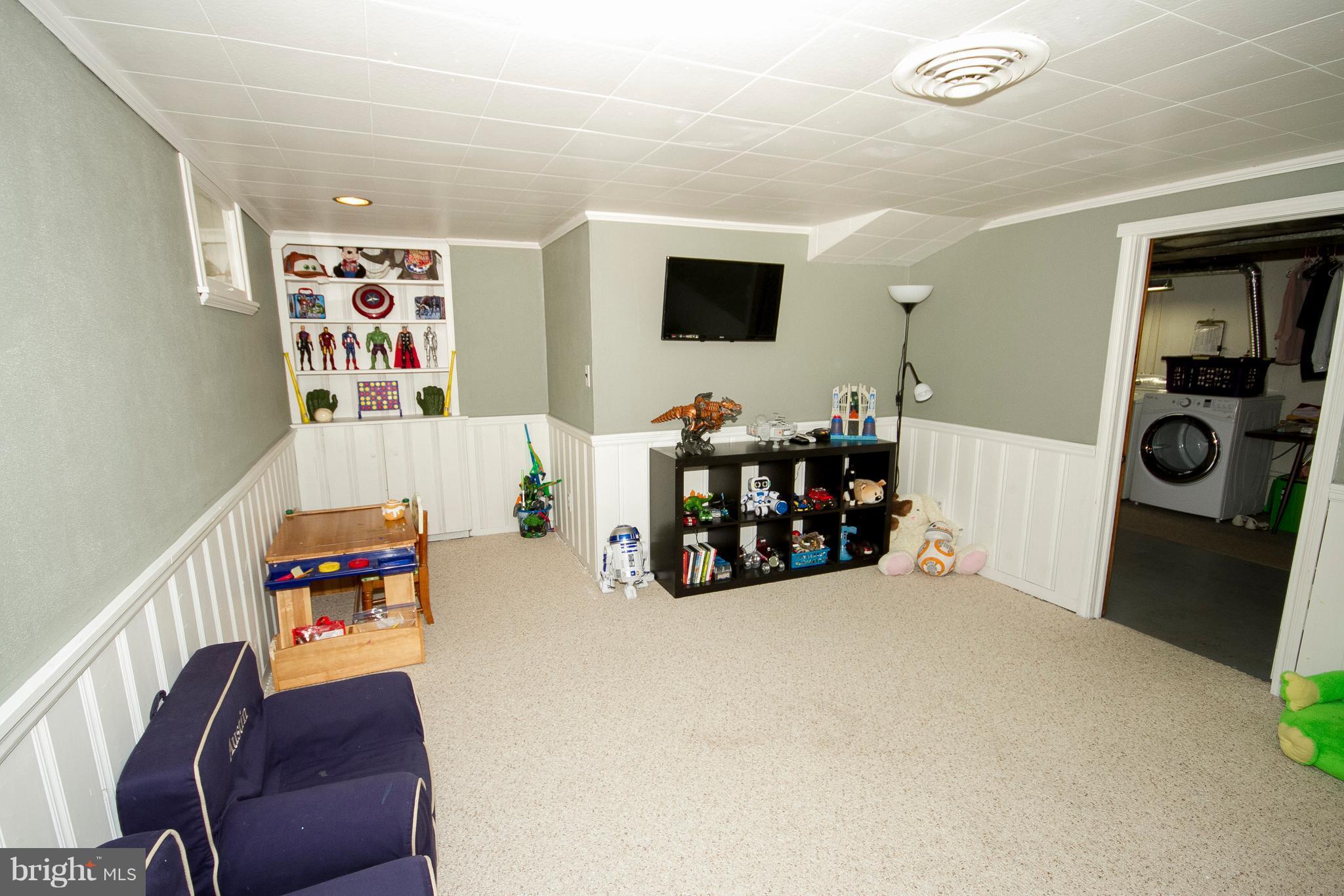 23 Hilltop Road Towson, MD 21286 - Photo 13 of 27 Basement rec room.