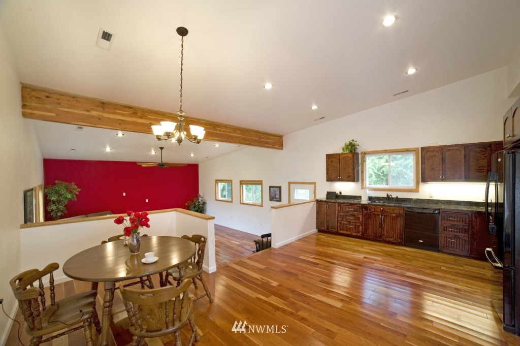 4805 South Pass Road Sumas, WA 98295 - Photo 12 of 22