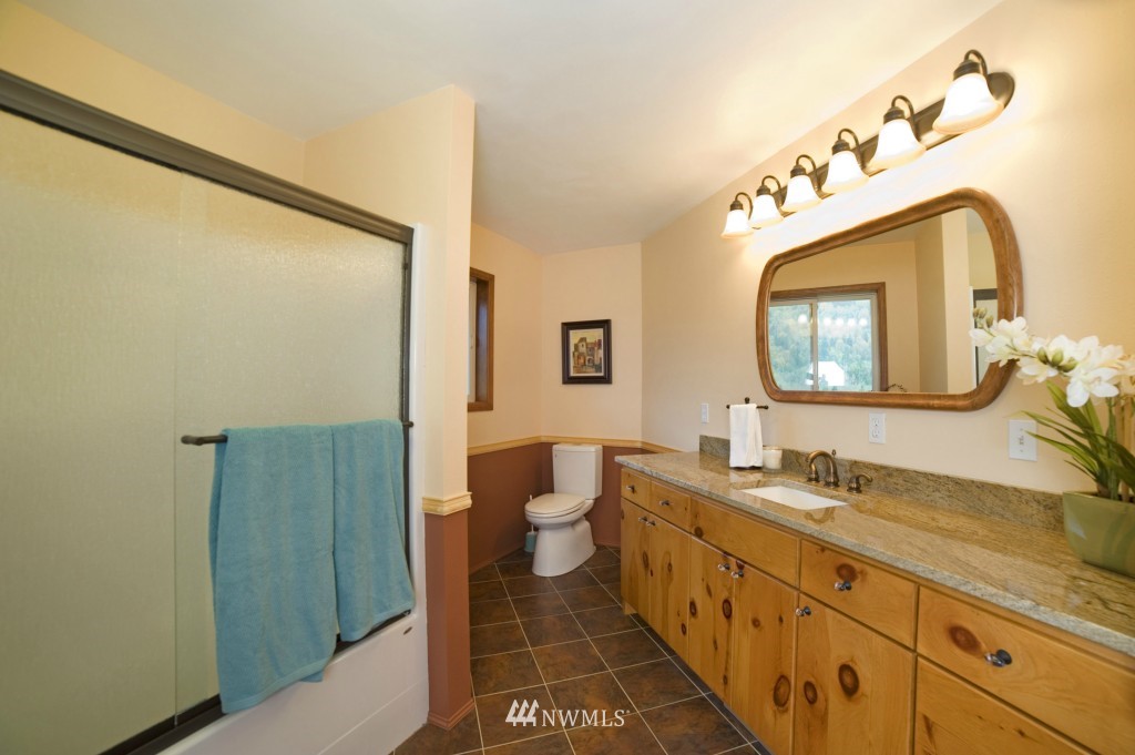 4805 South Pass Road Sumas, WA 98295 - Photo 18 of 22
