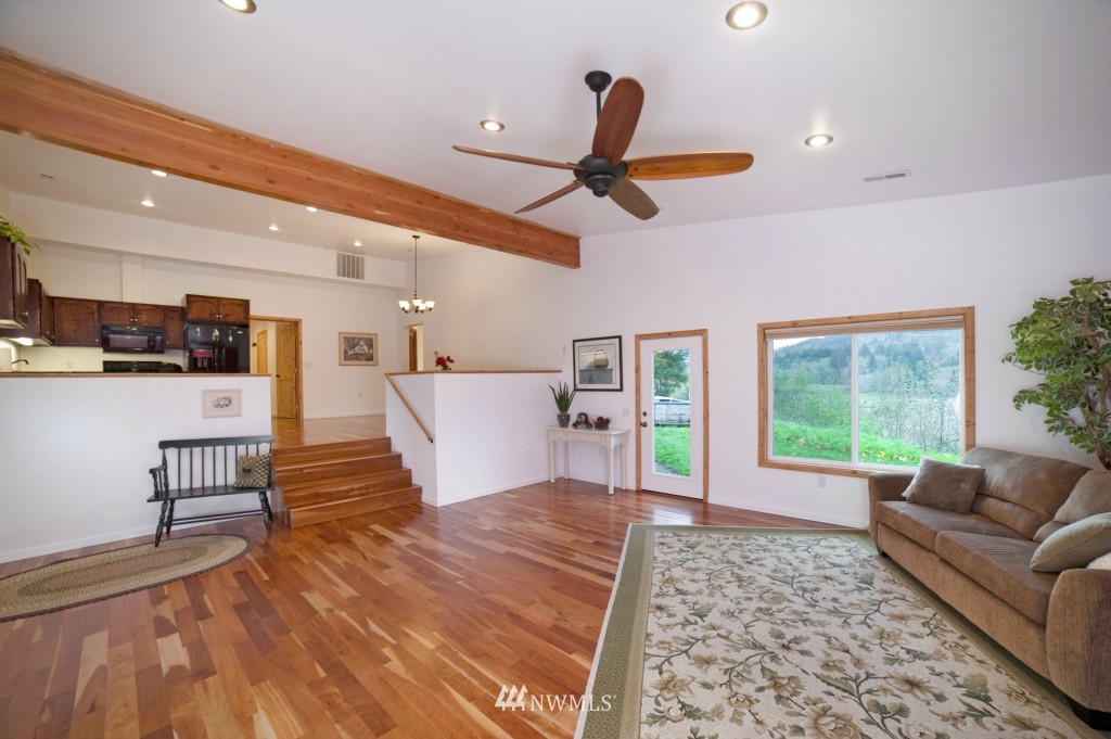 4805 South Pass Road Sumas, WA 98295 - Photo 6 of 22