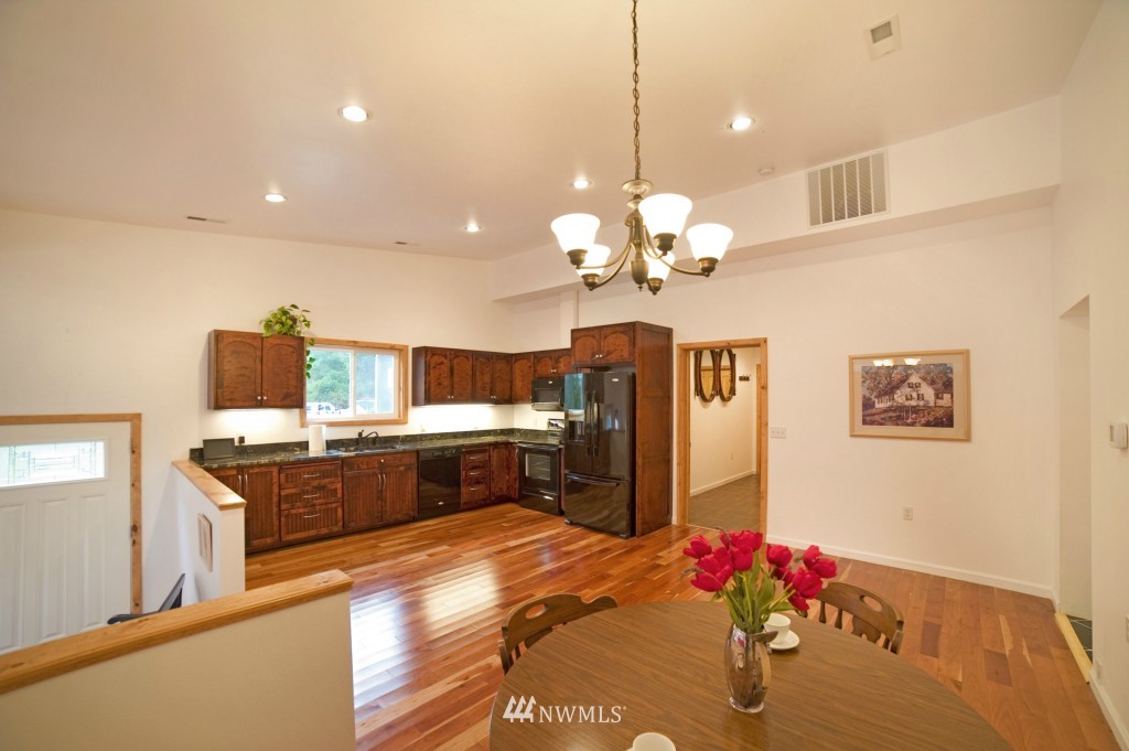 4805 South Pass Road Sumas, WA 98295 - Photo 10 of 22