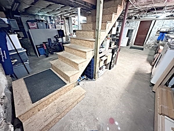 35 Parham Road Tyngsboro, MA 01879 - Photo 33 of 42 a view of entryway