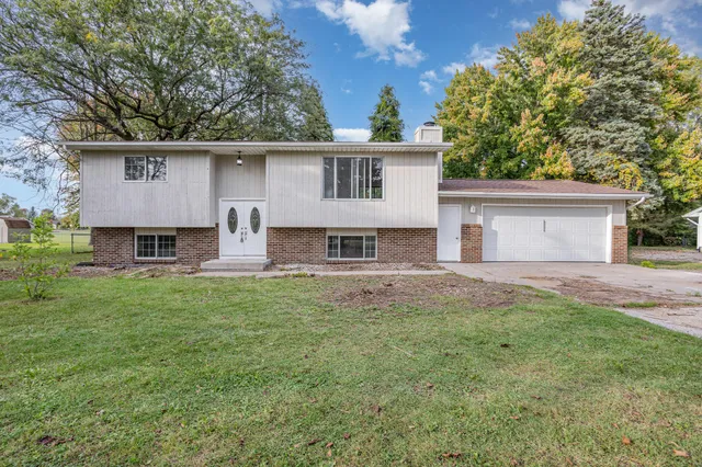 $250,000 | 1954 West Midland Road, Auburn, MI 48611