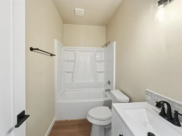 $298,900 | 310 South Eastland, Iredell, TX 76649