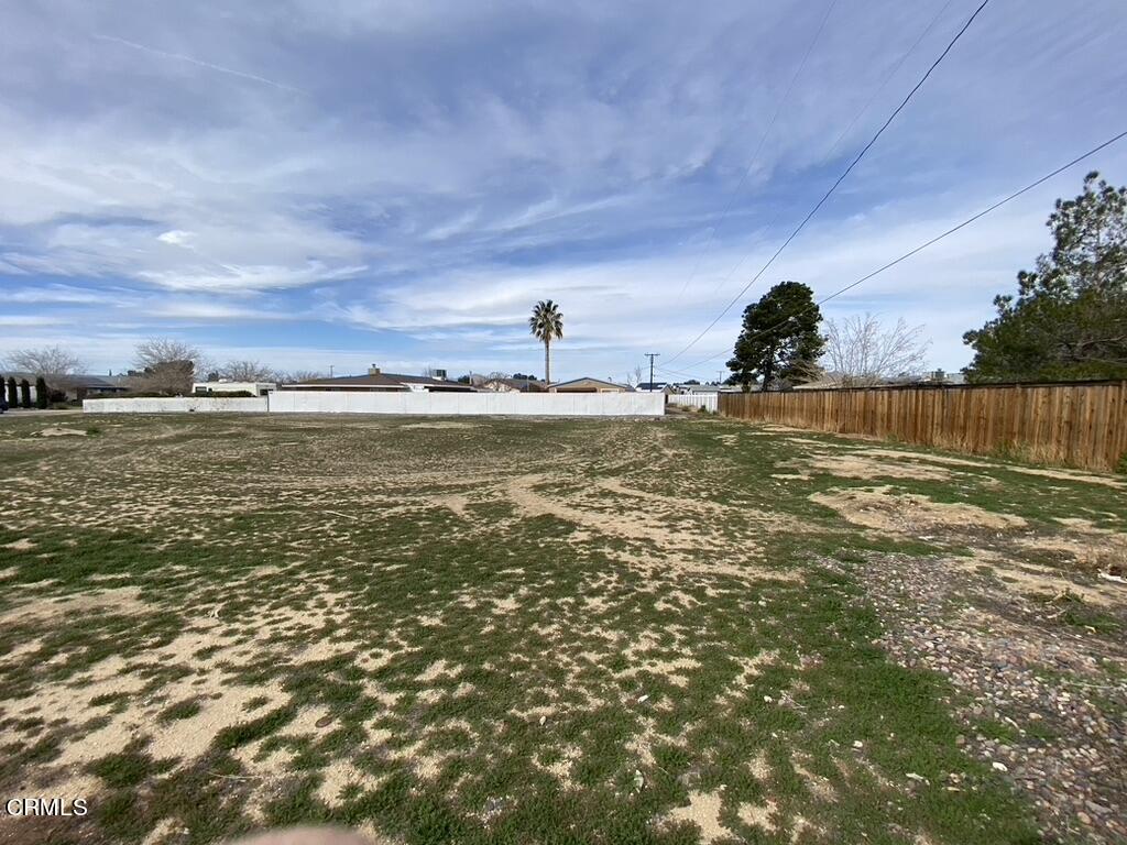 14065 Ivanpah Road Apple Valley, CA 92307 - Photo 8 of 13 a view of a ocean view